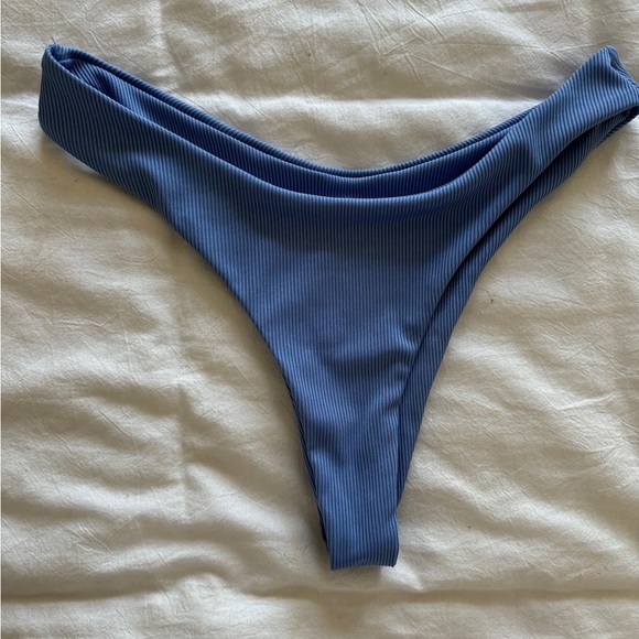 Periwinkle Bikini Set - Picture 6 of 8